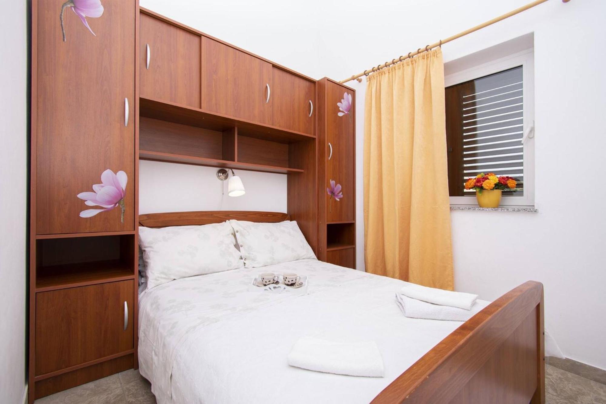 Apartment Meri Razanj With Sea View Esterno foto