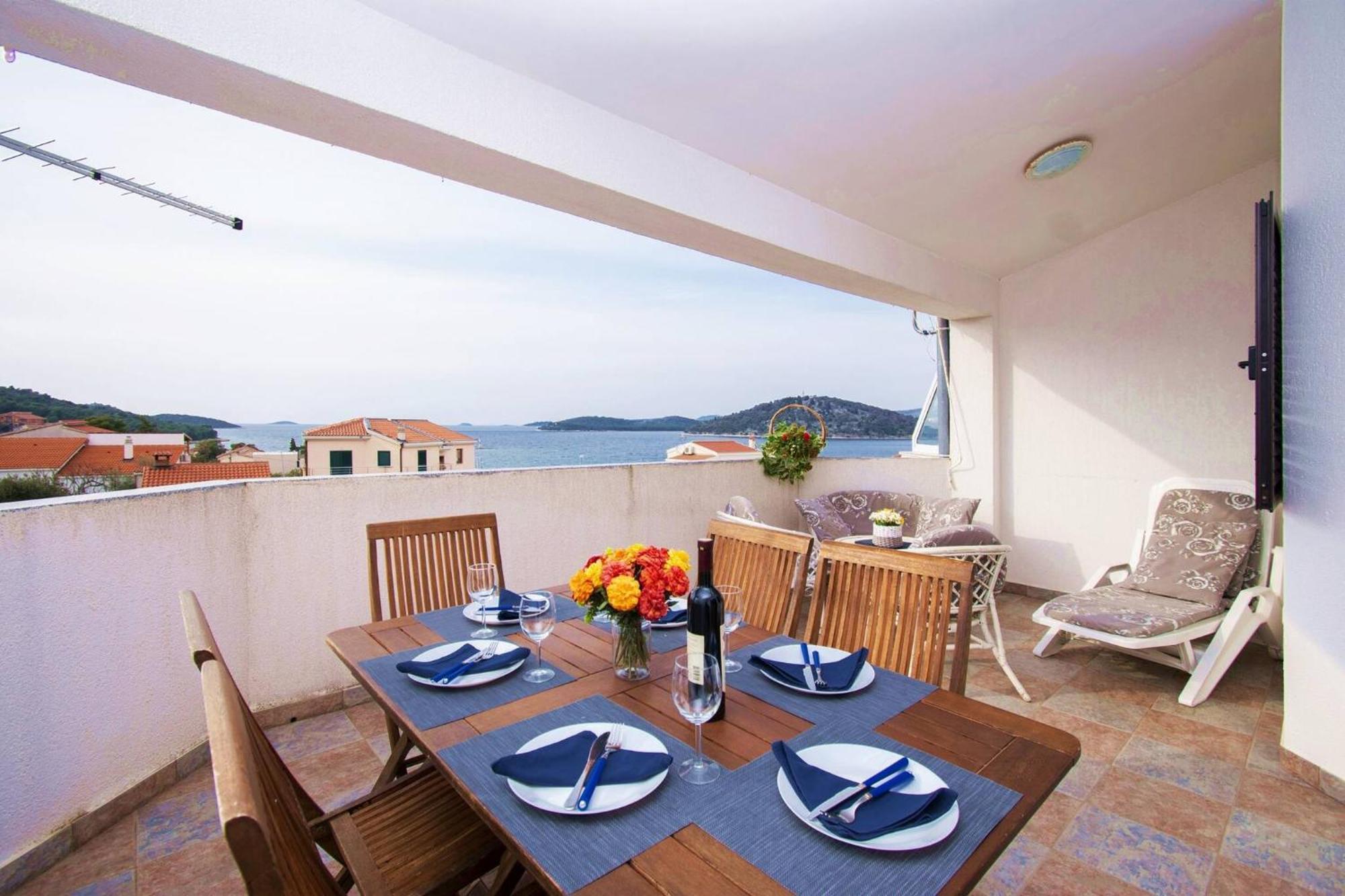 Apartment Meri Razanj With Sea View Esterno foto